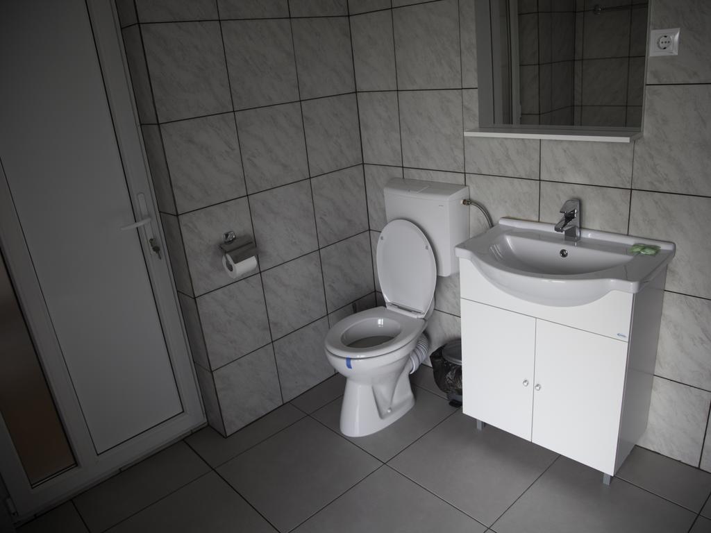 Râmnicu Vâlcea Vila Victoria מראה חיצוני תמונה